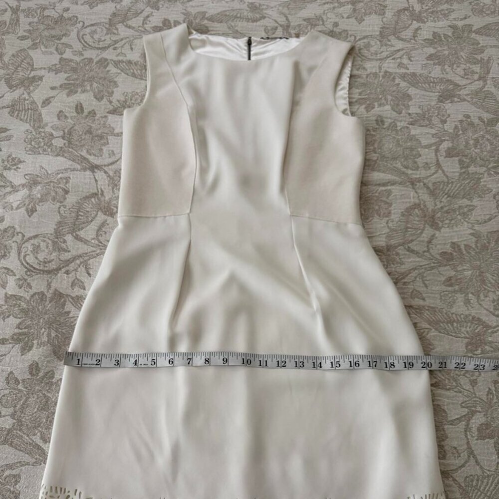 T.Tahari White sleeveless fitted dress with lace trim lined size 6 - Picture 14 of 14